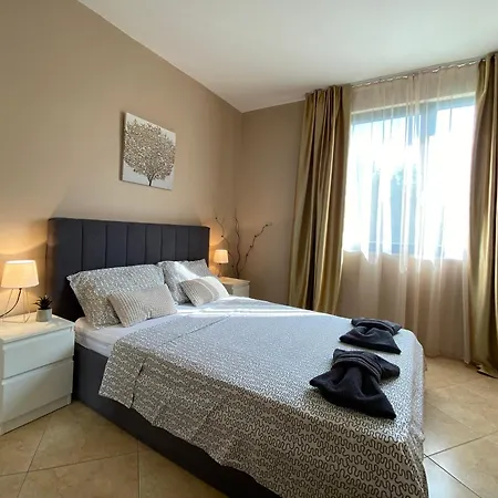 Two Bedroom In Trakia Sunny Apartment